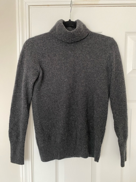 Halston Heritage Sweaters - Halston Cashmere Charcoal Turtleneck Sweater, Size Small